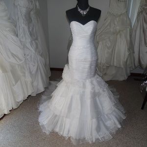 Size 4, Maggie Sottero, White Wedding Dress
